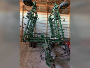 2006 John Deere 2210