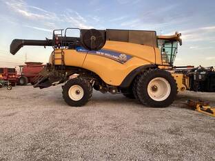 2013 New Holland CR8090