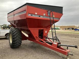 2001 Unverferth 8200