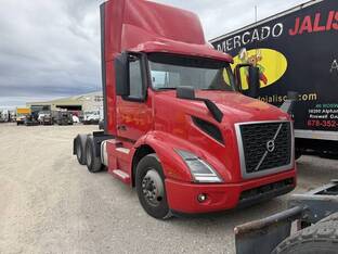 2022 Volvo VNR64T300
