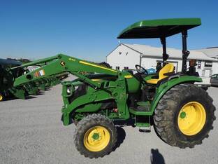 2019 John Deere 4052M