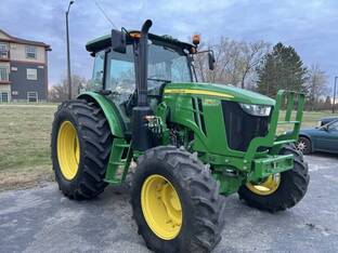 2023 John Deere 6135E