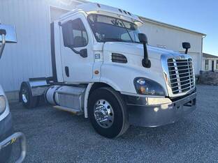 2017 Freightliner CASCADIA 113