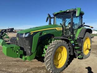 2025 John Deere 8R 250