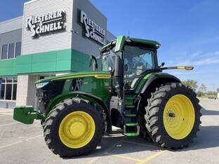 2025 John Deere 7R 230