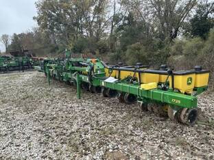 2022 John Deere 1725