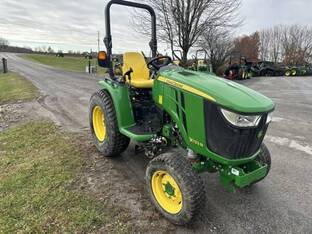 2016 John Deere 3033R