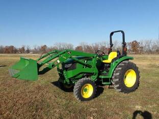2017 John Deere 4044M