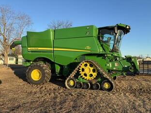 2022 John Deere S780