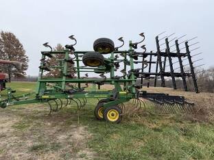 2008 John Deere 2210