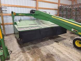 2016 John Deere 835