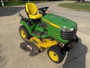 2017 John Deere X739