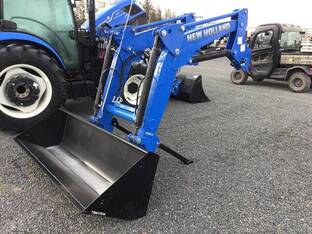 2025 New Holland 725LU