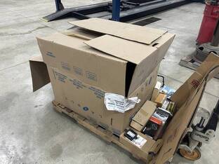 ASSORTMENT OF CAR PARTS