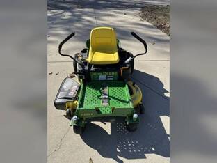 2017 John Deere Z335E