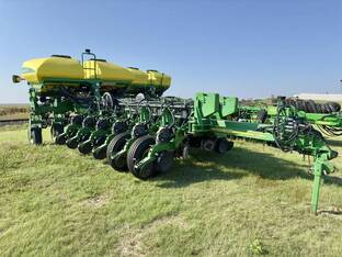 2013 John Deere 1770NT