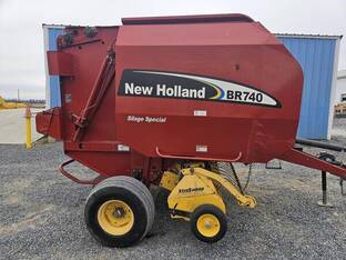 2004 New Holland BR740