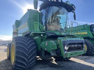 2025 John Deere S7 900