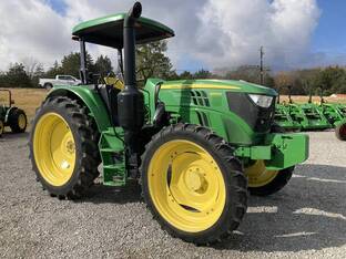 2017 John Deere 6120M
