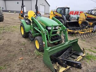 2012 John Deere 2320
