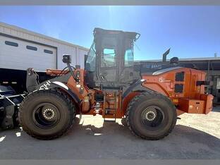 2025 Hitachi ZW180-7