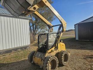 2004 John Deere 250-II