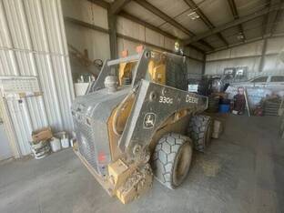 2018 John Deere 330G