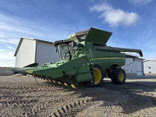 2023 John Deere S790