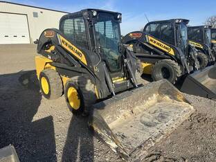 2013 New Holland L223