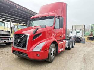 2021 Volvo VNR64T300