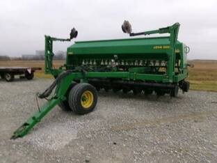 2001 John Deere 1560