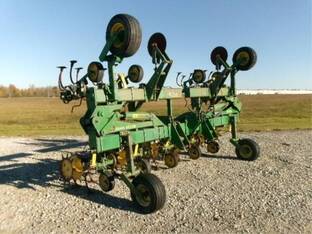 John Deere 845
