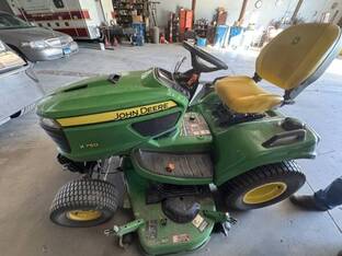2023 John Deere X750