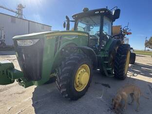 2011 John Deere 8235R