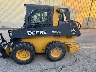 2014 John Deere 320E