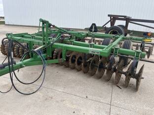 2022 Frontier VT1715