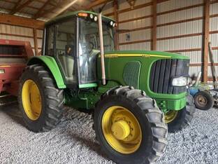 2004 John Deere 7320