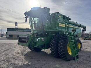 2025 John Deere S7 700