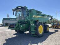 2025 John Deere S7 700