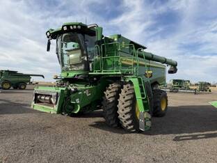 2025 John Deere S7 700