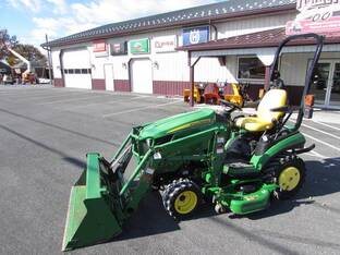 2017 John Deere 1025R