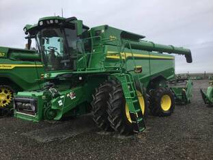 2025 John Deere S7 700