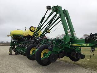2015 John Deere 1775NT