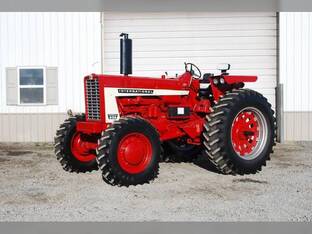 1969 International 856