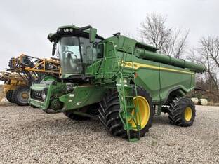 2023 John Deere X9 1100