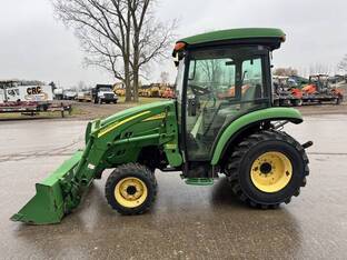 2005 John Deere 3320