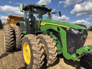 2023 John Deere 8R 370