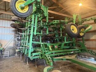 2013 John Deere 2210