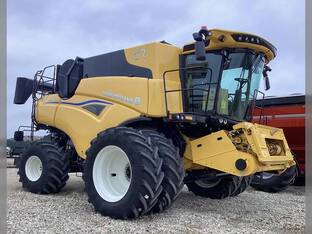2024 New Holland CR8.90