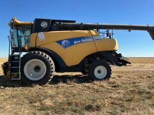 2010 New Holland CR9060